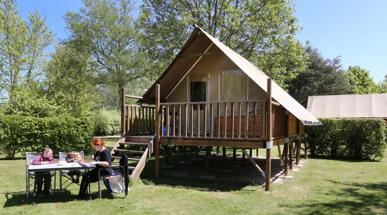 Camping Le Nid Du Parc Villars-les-Dombes Eksteriør billede