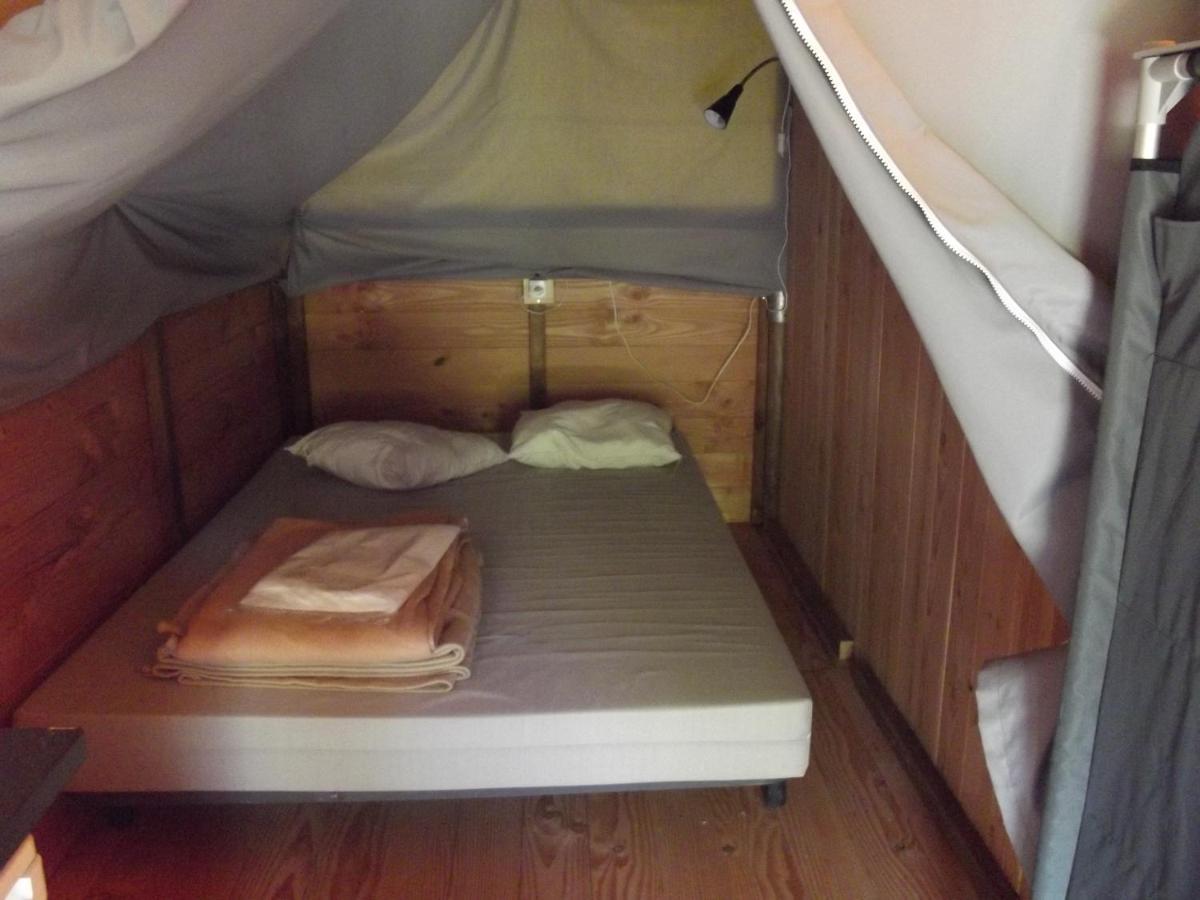 Camping Le Nid Du Parc Villars-les-Dombes Eksteriør billede