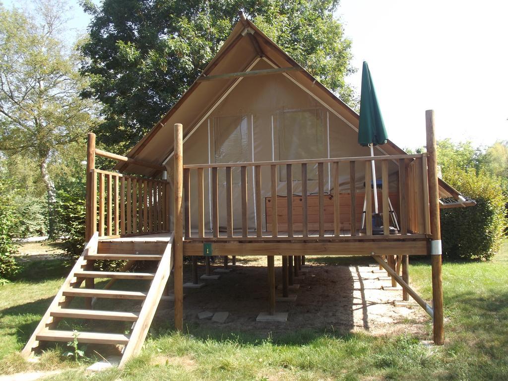 Camping Le Nid Du Parc Villars-les-Dombes Eksteriør billede