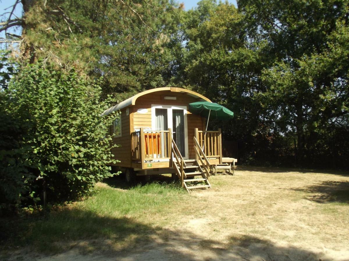 Camping Le Nid Du Parc Villars-les-Dombes Eksteriør billede