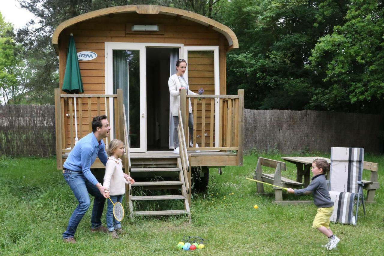 Camping Le Nid Du Parc Villars-les-Dombes Eksteriør billede